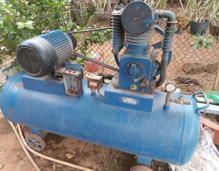 Máy nén khí cũ