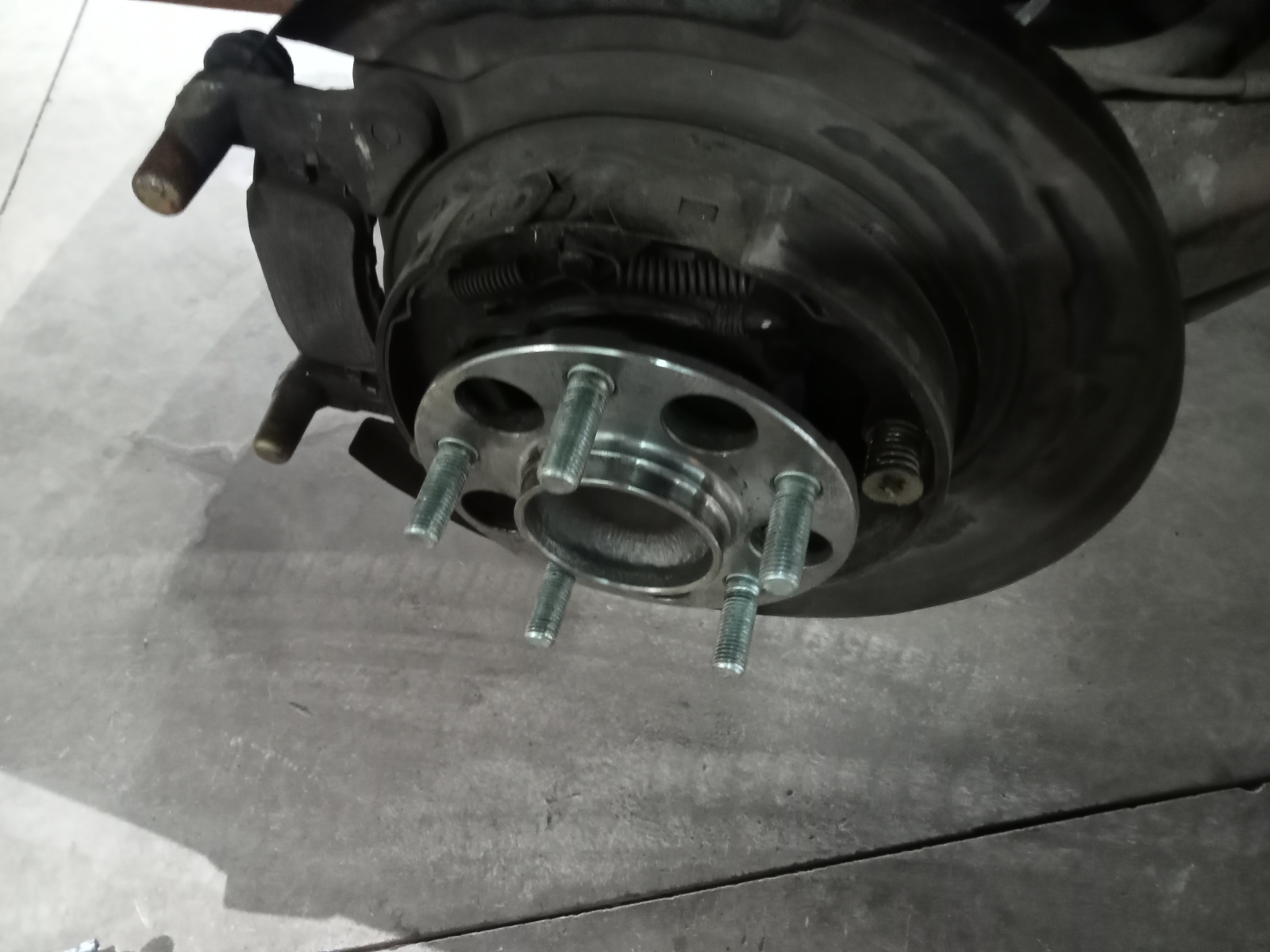 Xe chạy có tiếng kêu bất thường