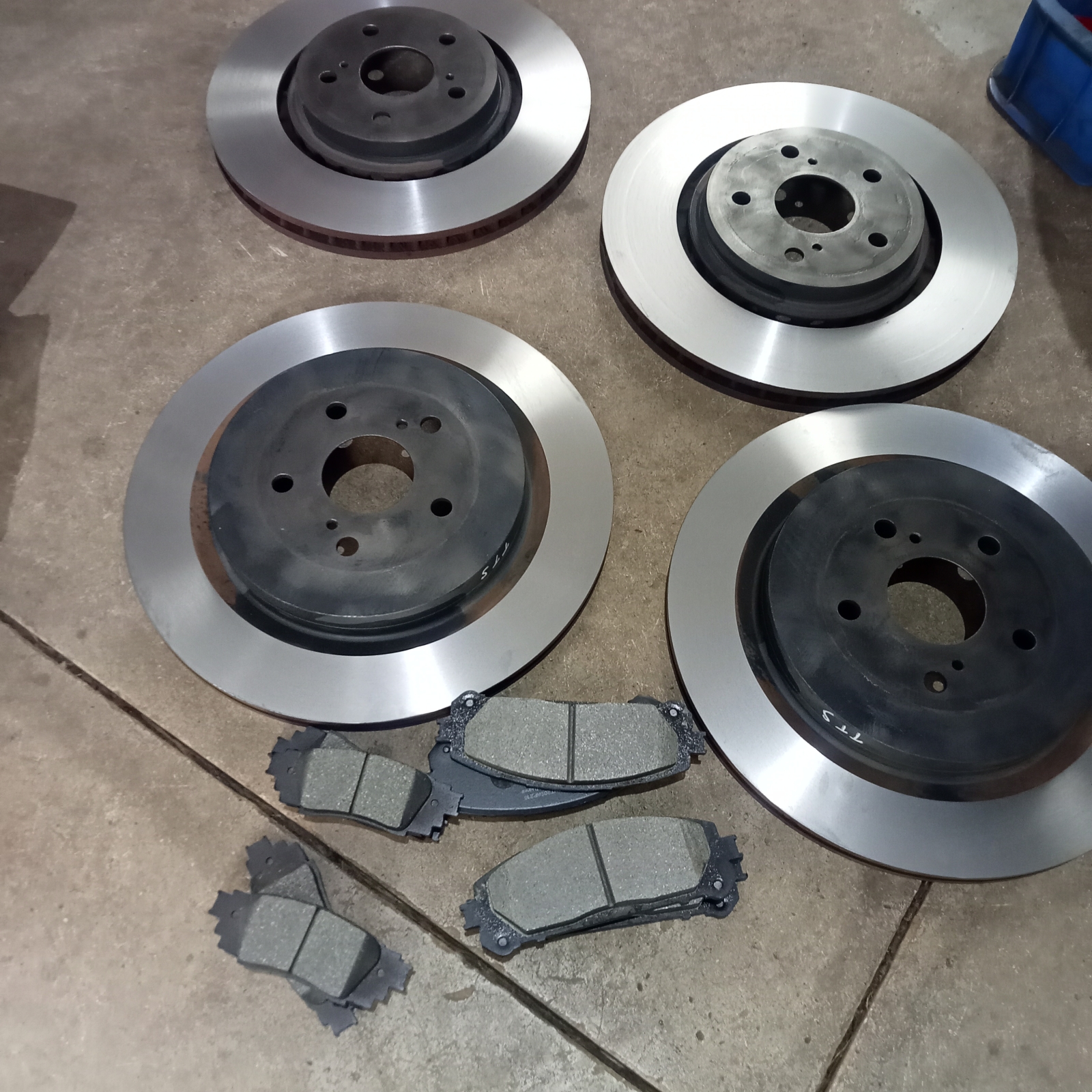 Cuối tuần rộn ràng